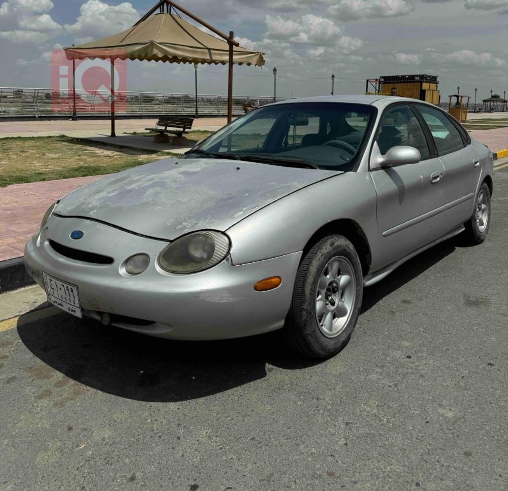 Ford Taurus